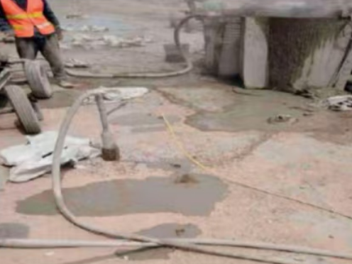 嘉峪关水泥混凝土路面板底注浆技术 路面脱空注浆整治方案